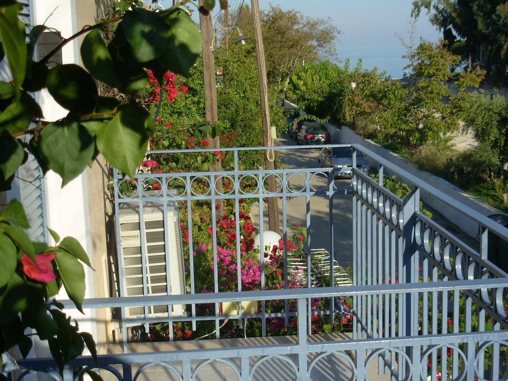 Louisa Apartments