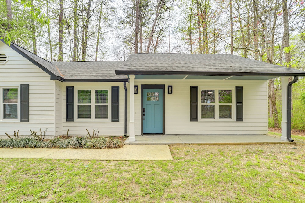 < 1 Mi to Main St & Amphitheater: Woodstock Home!