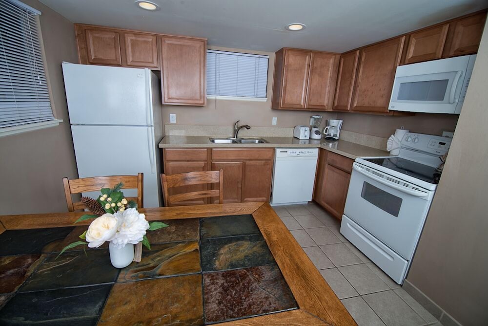 Lake Tahoe Vacations - Beachcomber Inn - Property Image 46