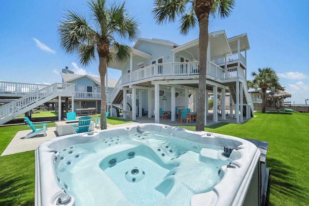 Blue Marlin Bayfront Retreat by Ryson Vacation Rentals