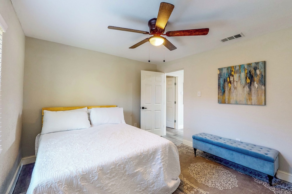 Lake Tawakoni Thrills - Cozy Home!