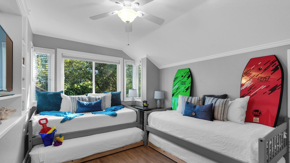 Waterfront Retreat in Sandestin w/ Golf Cart & Free Attraction Tickets!