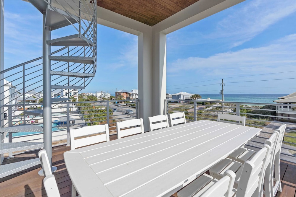 30A Beach Getaway by Avantstay Gulf Views + Pool Golf Cart + Bonfires