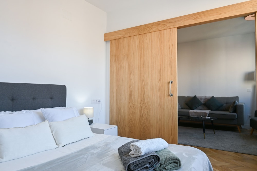M Sil27 Bonito Apartamento de dos Dormitorios a