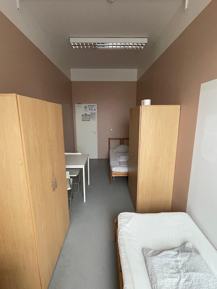 2-Rent Group Hostel Zimmer&Apartments GKP2