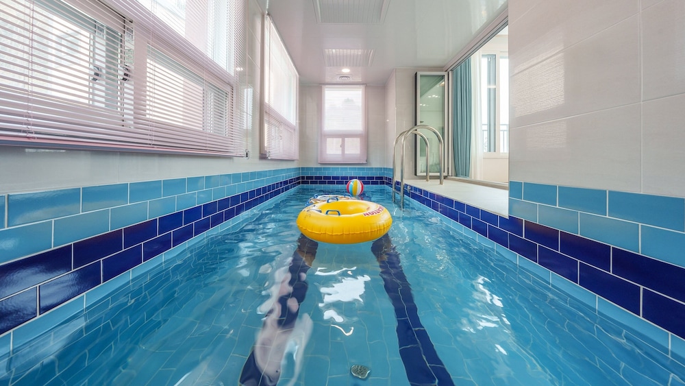 Gapyeong Reflex Pool Villa Pension