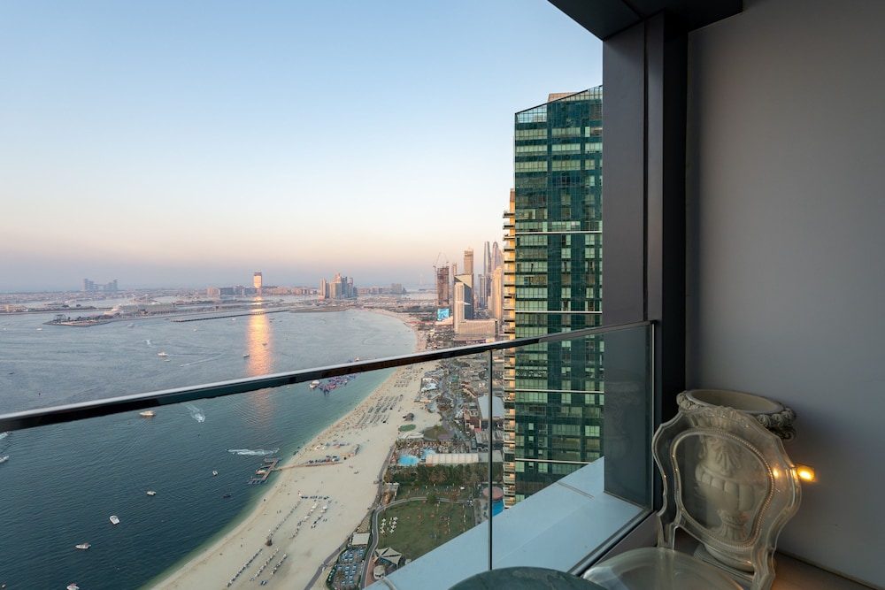Elegant Address JBR 3BR w Beach Accesss