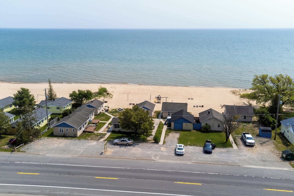 Barefoot Beach Resort
