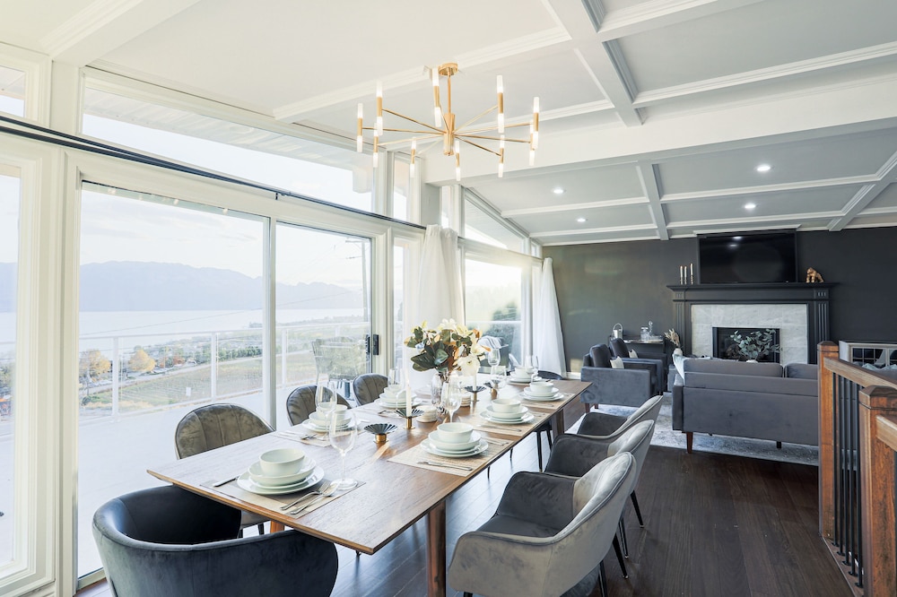 Stunning Views of the Okanagan Lake - Image 1