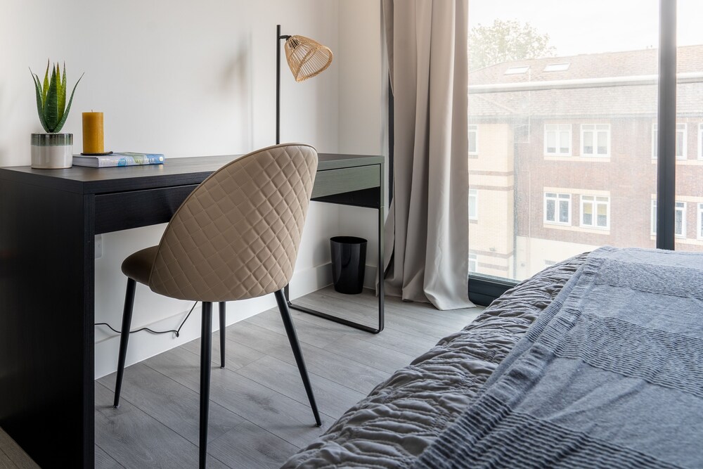 Stunning 1-bed Apartment in Hemel Hempstead view 4