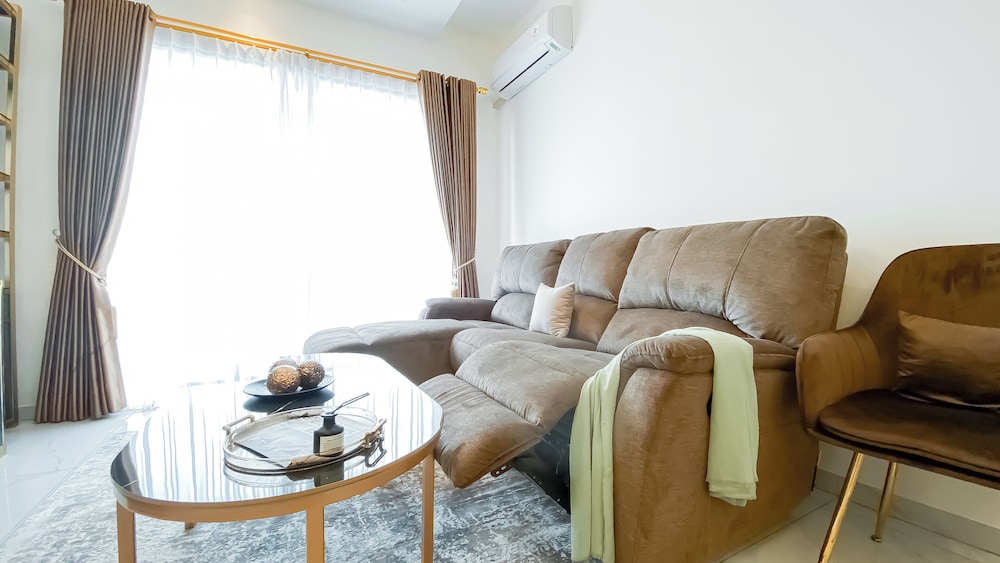 Best Deal and Strategic 3BR Apartment Sky House BSD