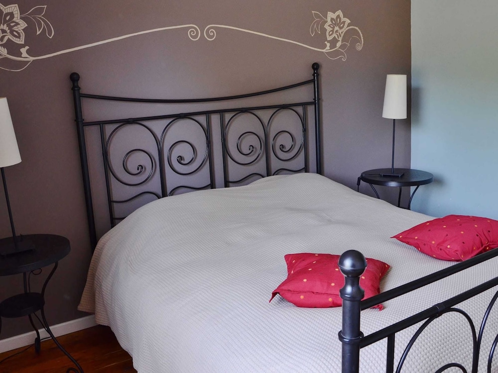 Charming Ardennes Getaway view 3