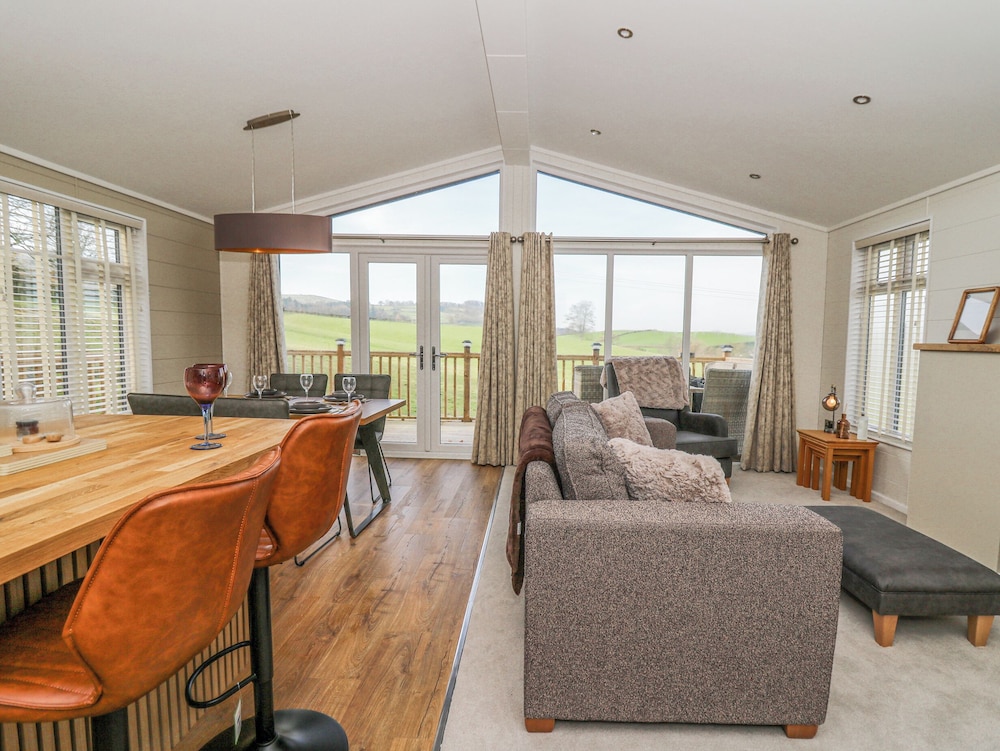 Seren Lodge