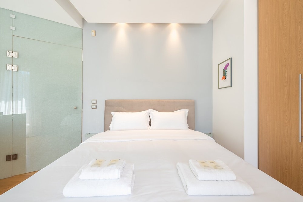 Agios Ioannis Metro Station - Comfy Apartment