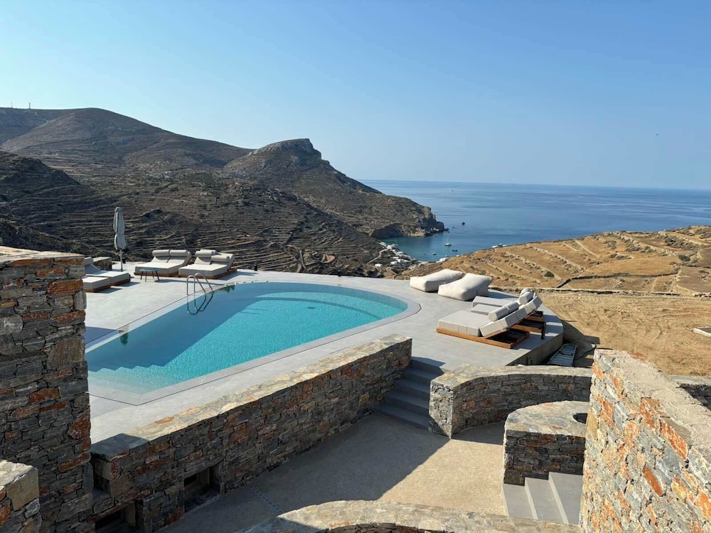 Pentanemi Folegandros