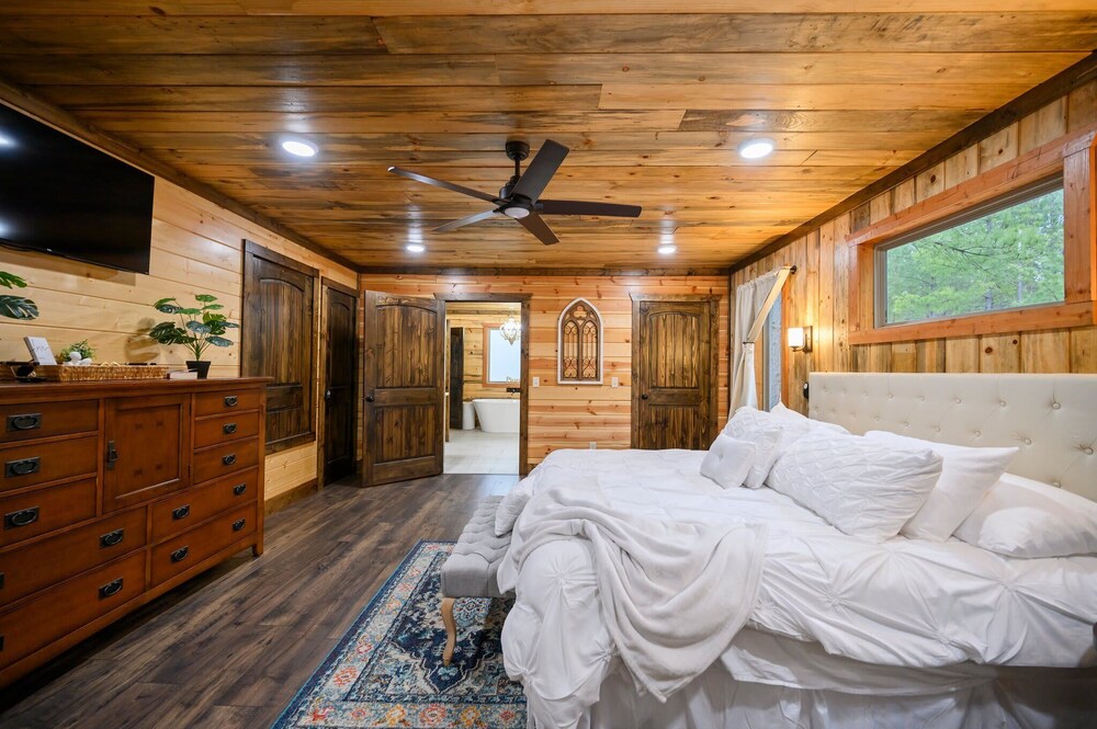 Red Fern Cabin Beauty Awaits
