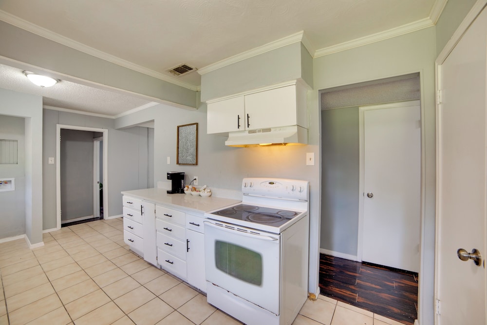 Pet-friendly Sachse Home: Large Fenced Yard