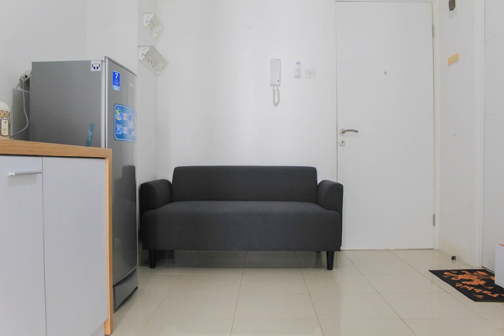 Beautiful and Comfy 1BR at Bassura City Apartment view 5
