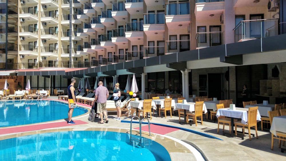 Monte Carlo Hotel - All Inclusive