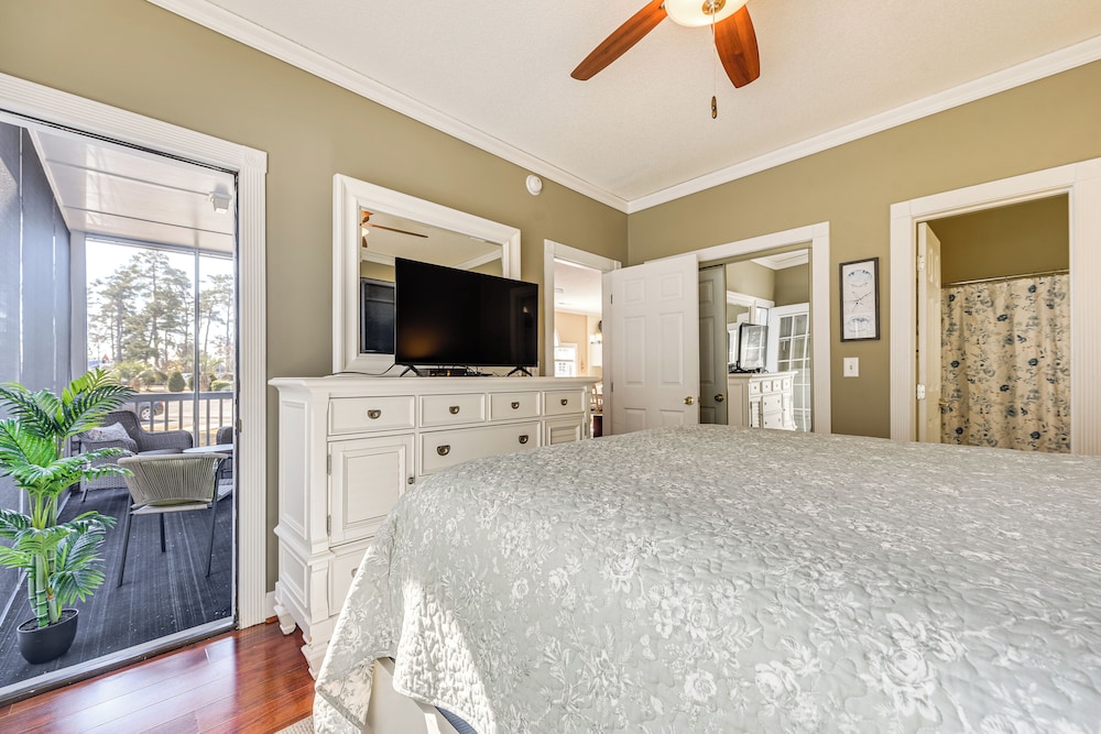 2 Mi to Broadway at the Beach: Condo w/ Pool!