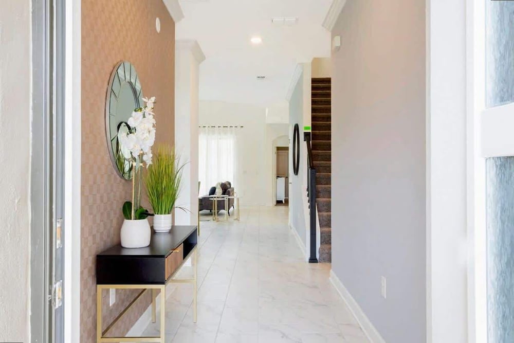 Luxe 5BR Villa Pool Game Room Minutes to Disney