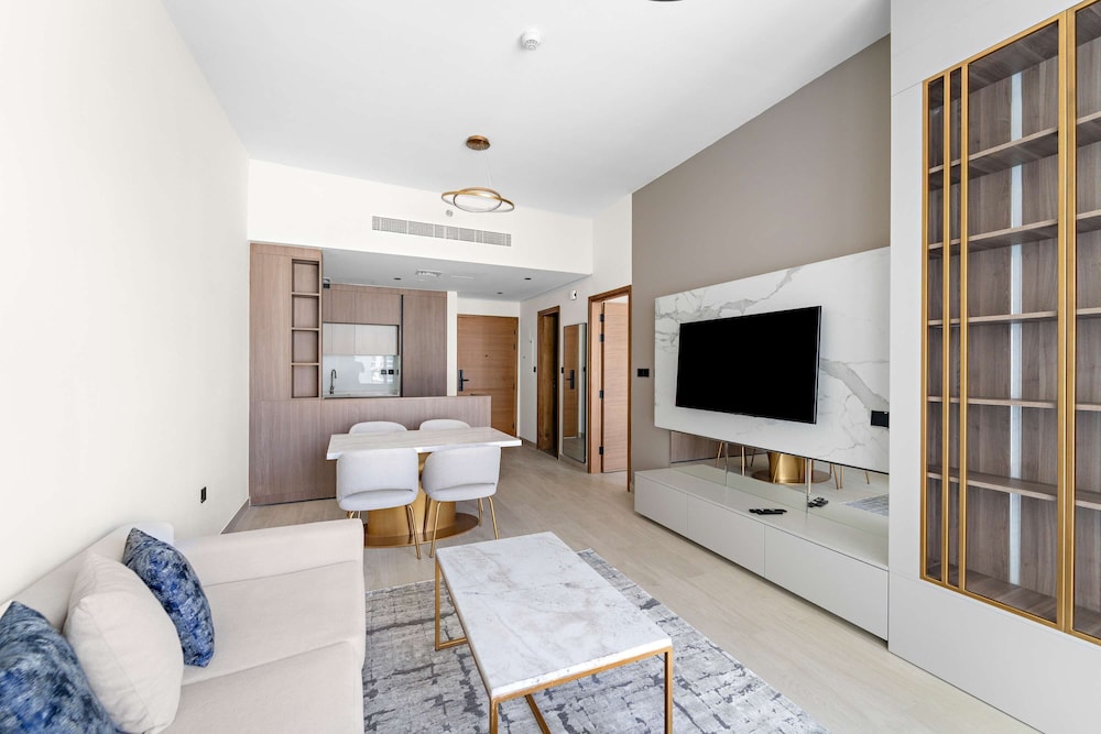 New 1-bedroom in Prime Gardens With Pool and gym