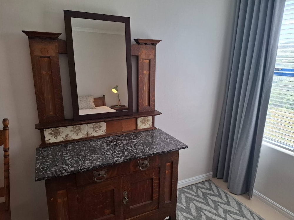 Oosiesrus - Charming Langebaan Villa With Garden View