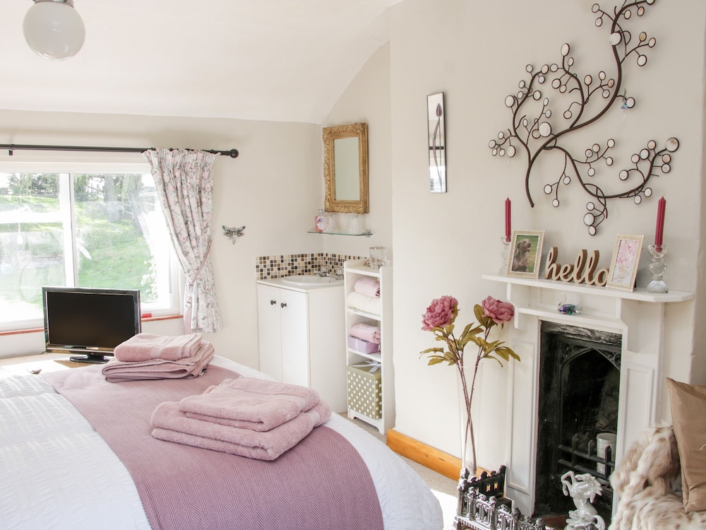 Ensdon Lea Cottage view 2