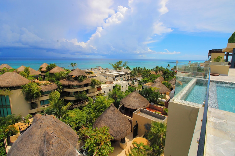 Joy Apt with rooftop and panoramic views
