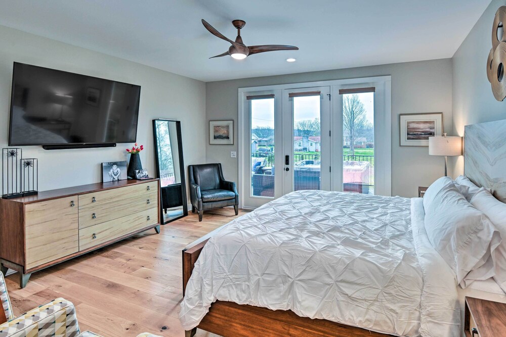 Beautiful Nashville Home Near Downtown w/ Hot Tub! view 2