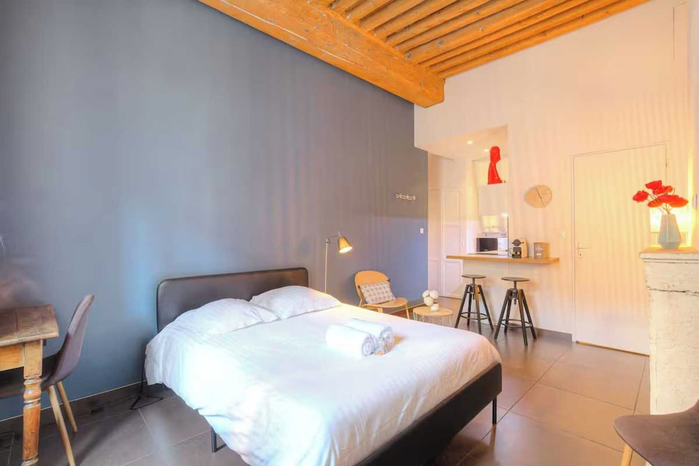 Dify Apartment Ainay