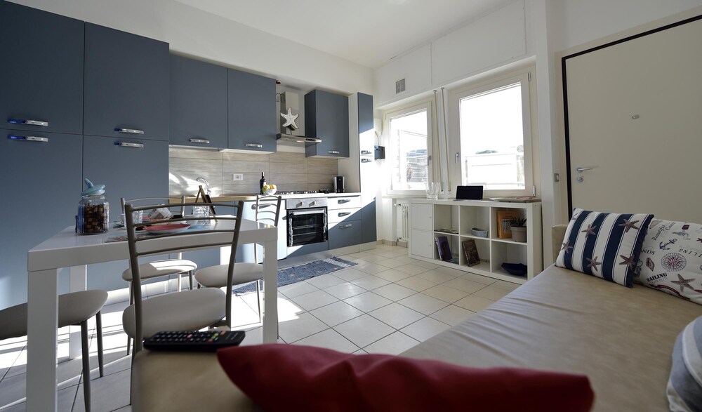 Purpo in Cattolica With 1 Bedrooms and 1 Bathrooms view 3