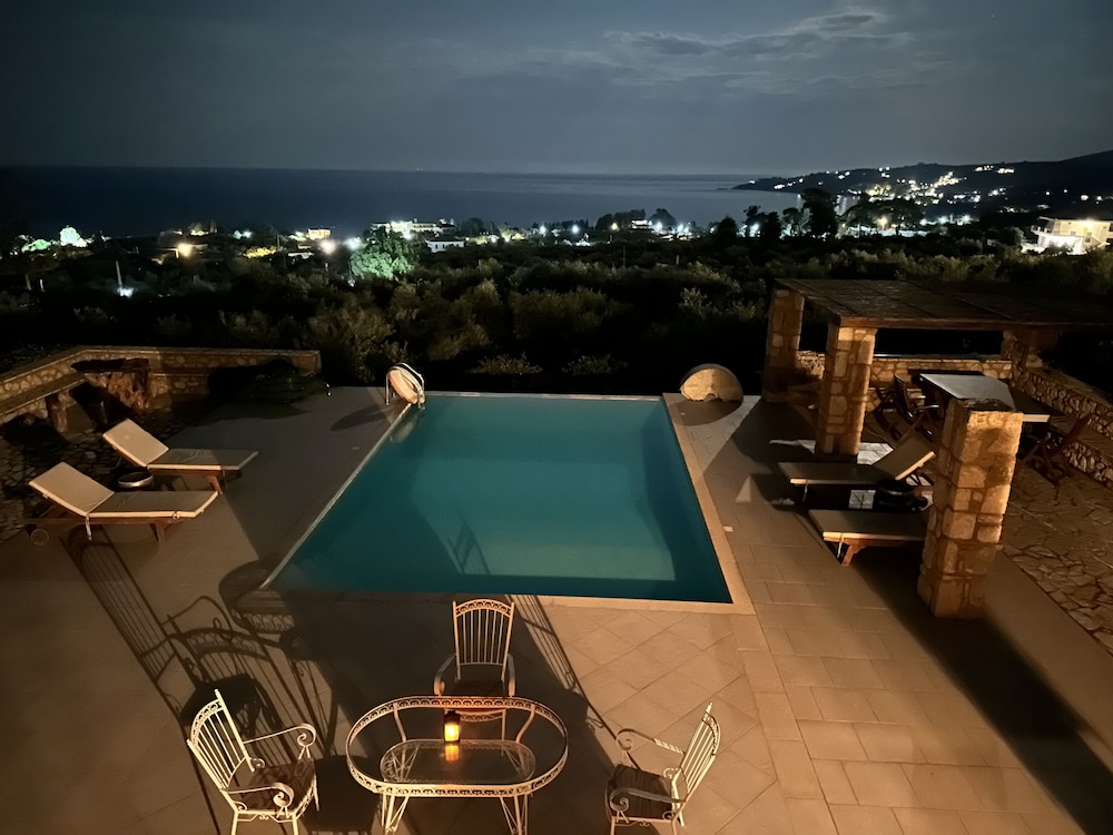 Onirozo Villa