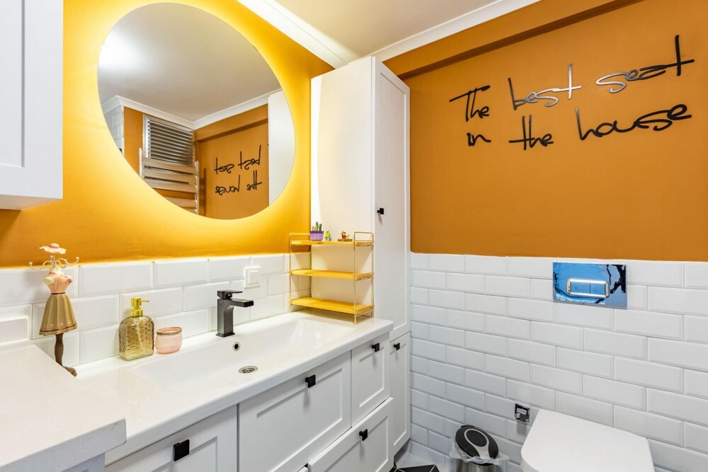 Stylish Flat Near Popular Attractions in Moda
