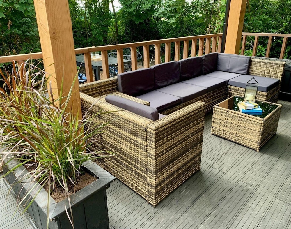 Modern Chalet With Terrace, Veranda