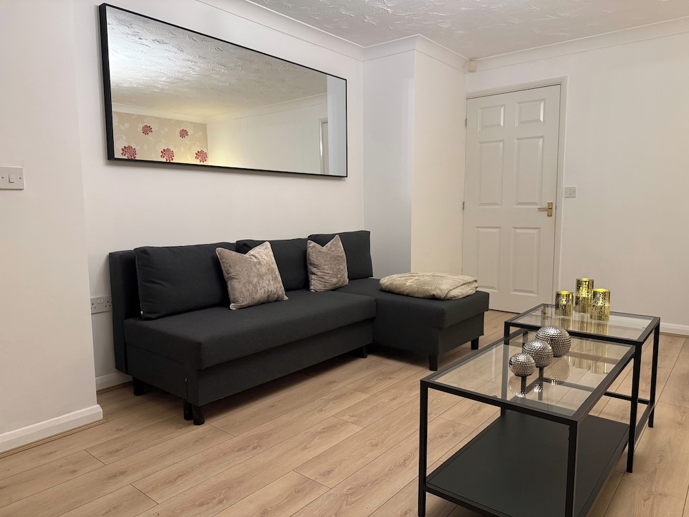 Coventry - 3 Beds - Pet Friendly - Free Parking