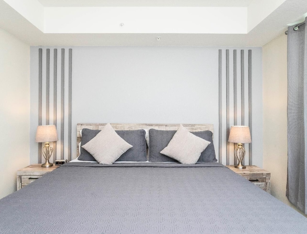 Amazing Townhome With Lake View at Storey Lake Resort