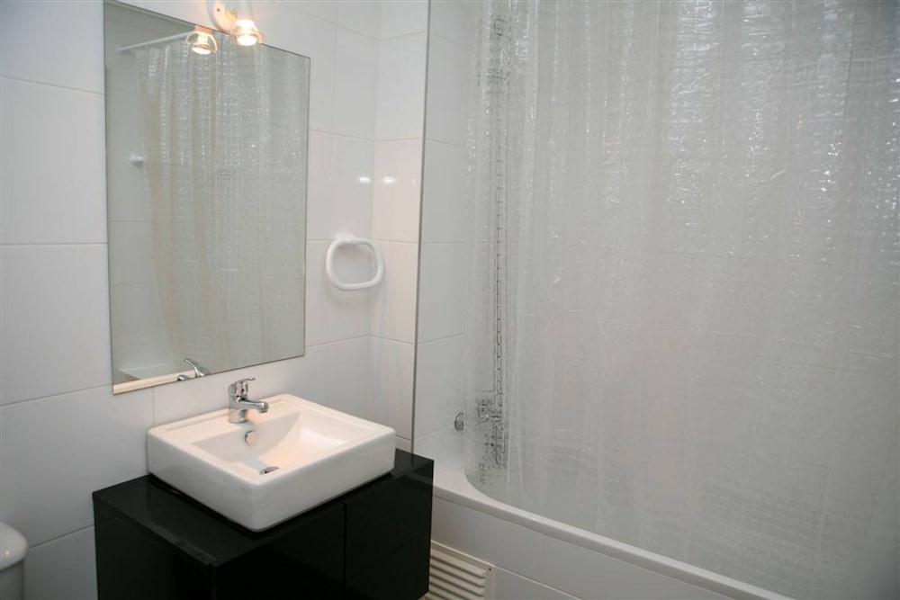 15 in Portim o With 1 Bedrooms and 1 Bathrooms