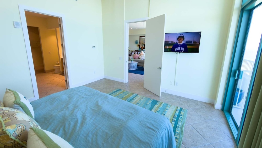 Penthouse Jr Unrivaled Luxury Insane Views 3 Bedroom Apts
