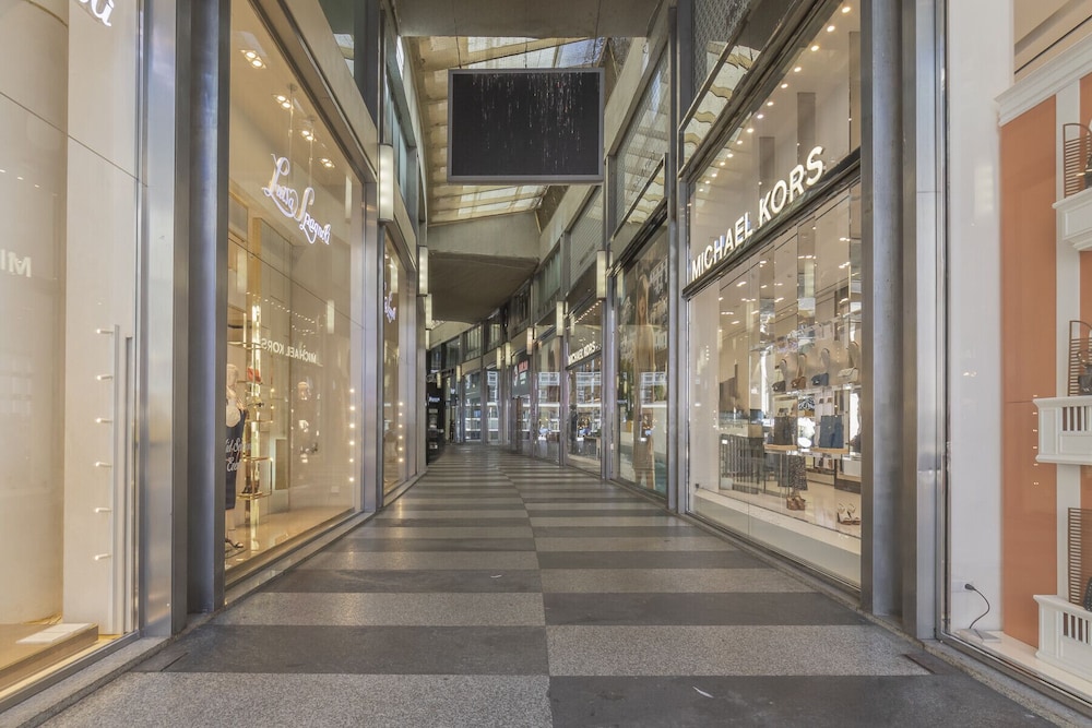 San Babila Central Tower by Rentopolis - High-end 1bdr with panoramic terrace overlooking Duomo