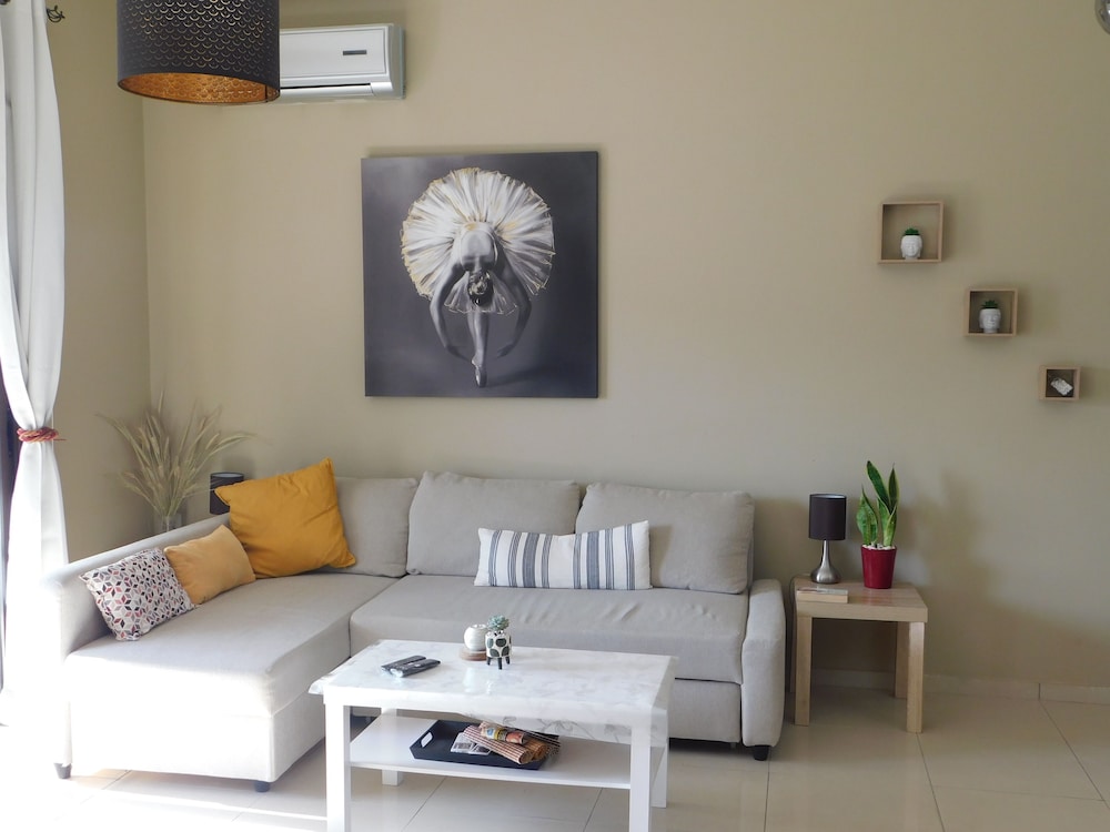 Paramount Gardens Resorts C202