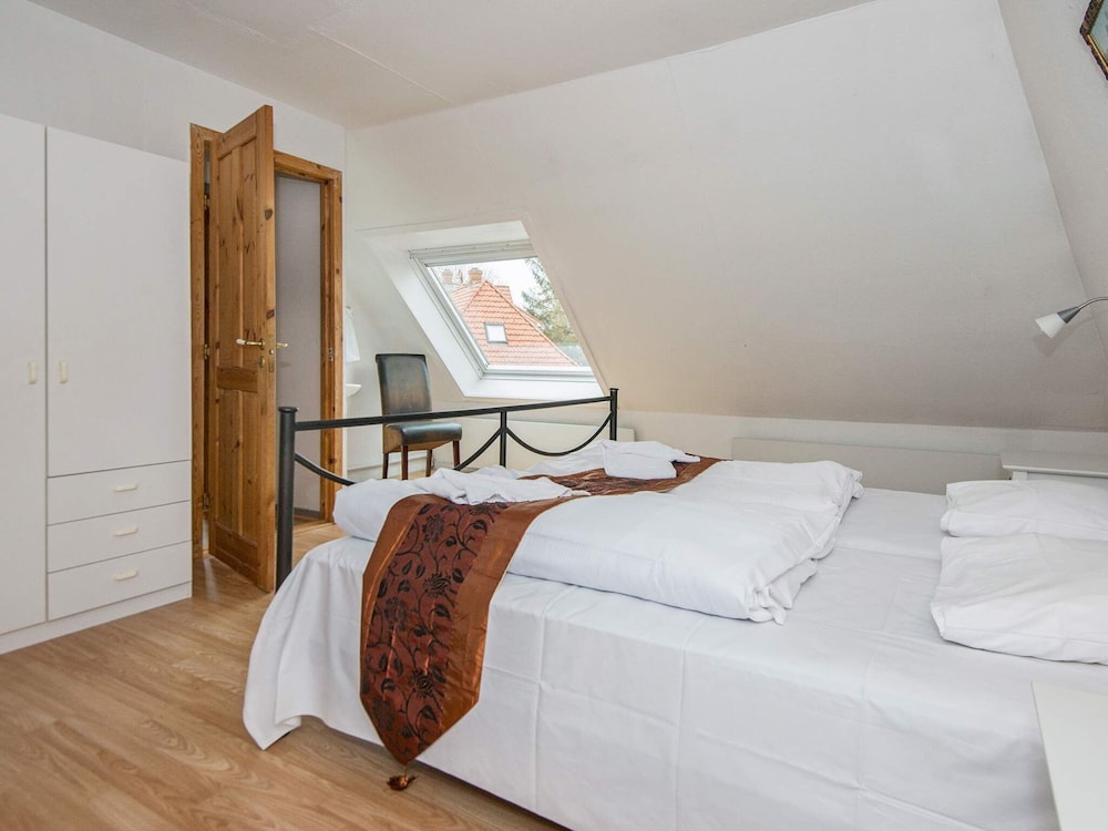 10 Person Holiday Home in Hojer view 5