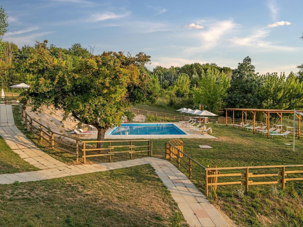 Agriturismo Borgo Pulciano in Montone