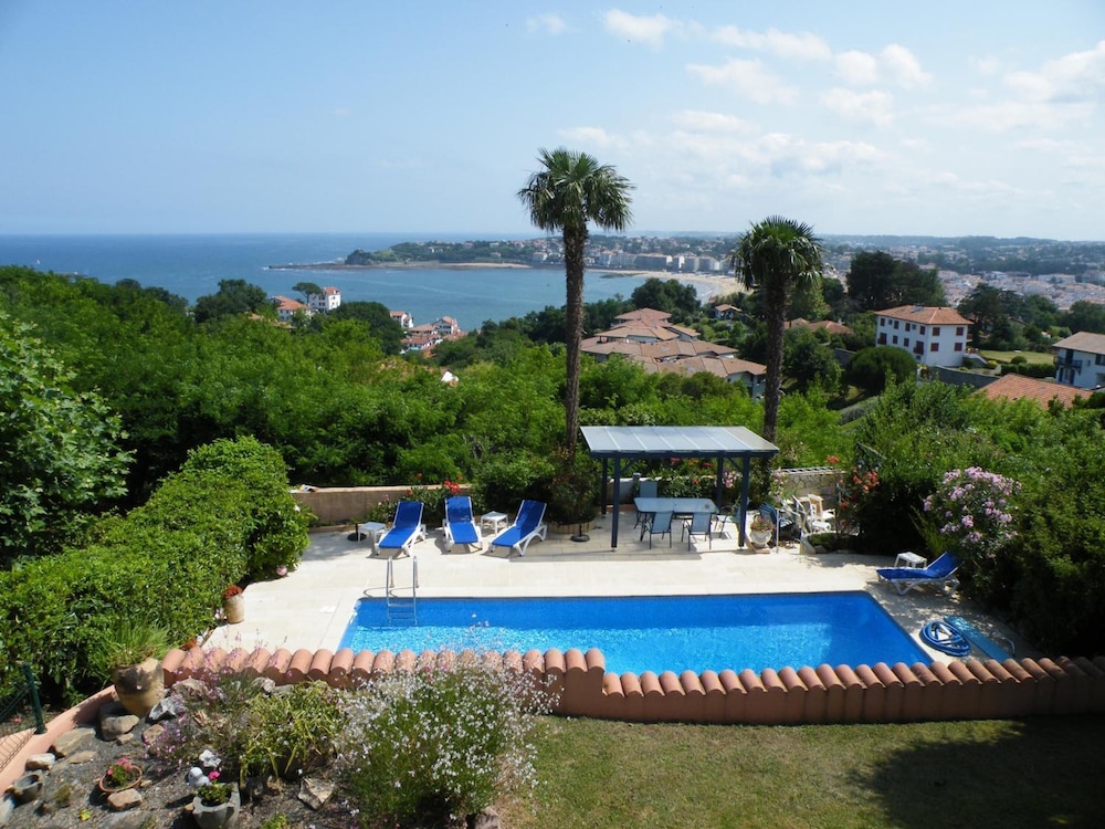Villa Erresinolettean