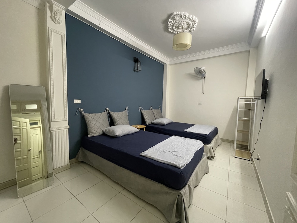 sword lake hostel