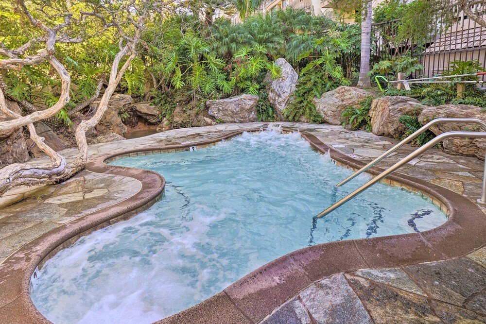 Beachfront Oceanside Condo w/ Amenity Access!
