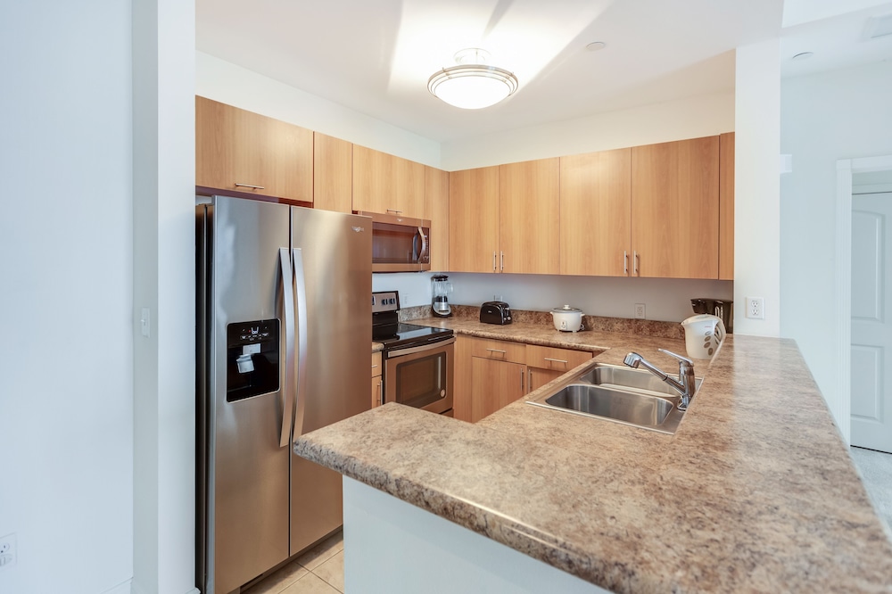 Towers of Dadeland by Miami Vacations