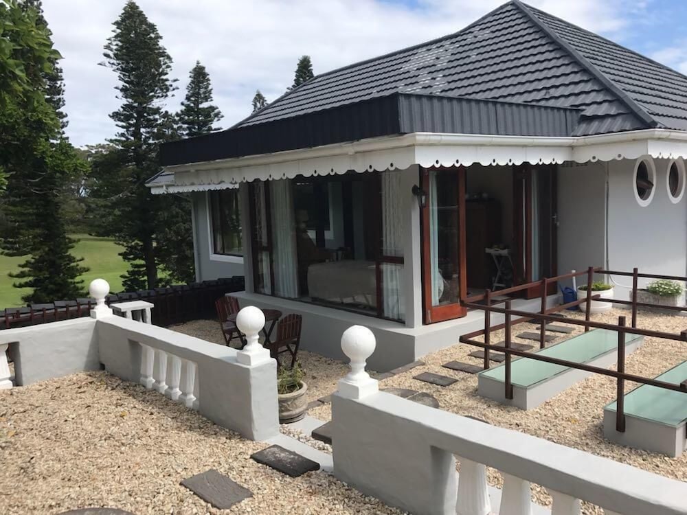 Hotel Pug and Putter - Image 1