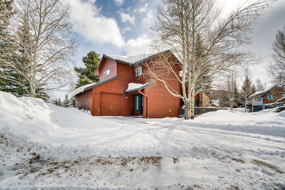 Home w/ Mtn Views in Frisco: Near 3 Ski Resorts!