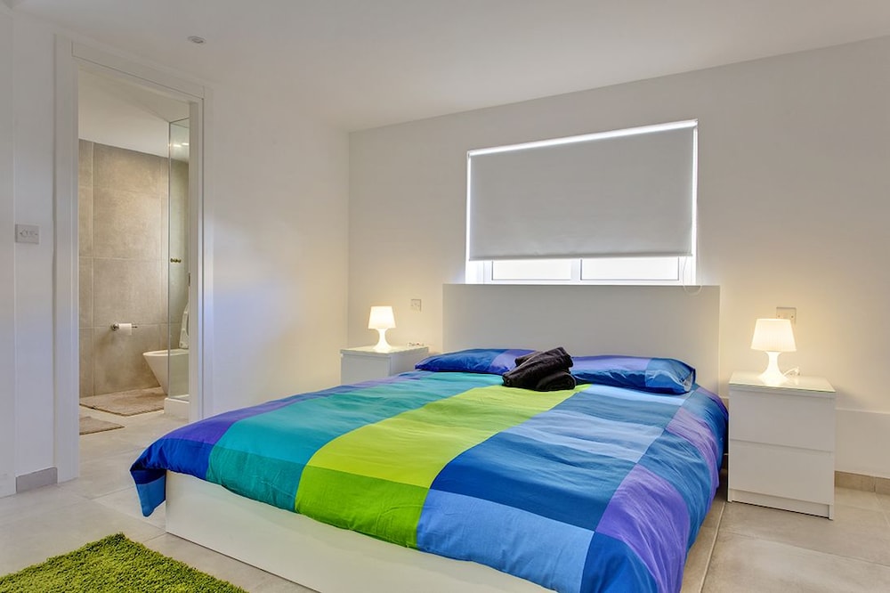 Marvellous Seafront Apartment in the Best Location view 2